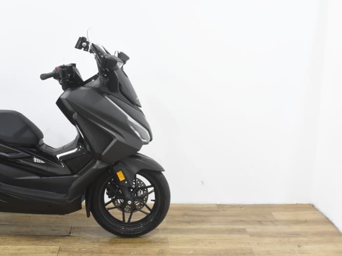 Comprar HONDA FORZA 350 2023 de segunda mano HONDA FORZA 350 2023 de segunda mano