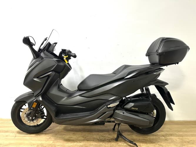 Comprar HONDA FORZA 125 2019 de segunda mano HONDA FORZA 125 2019 de segunda mano