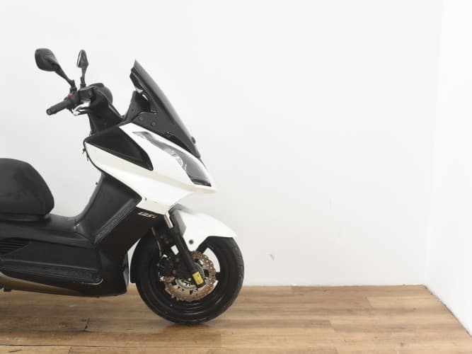 KYMCO SUPER DINK 125 2015 de segunda mano