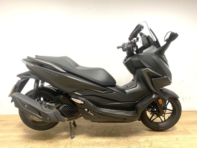 HONDA FORZA 125 2022 de segunda mano