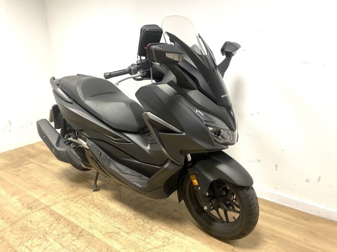 HONDA FORZA 125 2022 de segunda mano