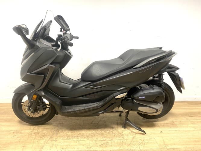 HONDA FORZA 125 2022 de segunda mano