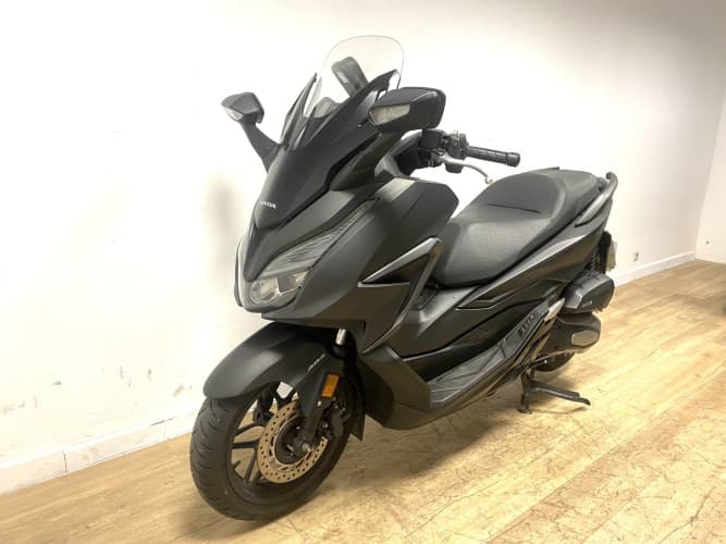 HONDA FORZA 125 2022 de segunda mano