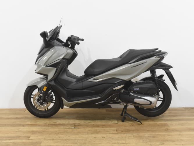 Comprar HONDA FORZA 125 2023 de segunda mano HONDA FORZA 125 2023 de segunda mano