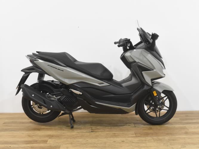 Comprar HONDA FORZA 125 2023 de segunda mano HONDA FORZA 125 2023 de segunda mano