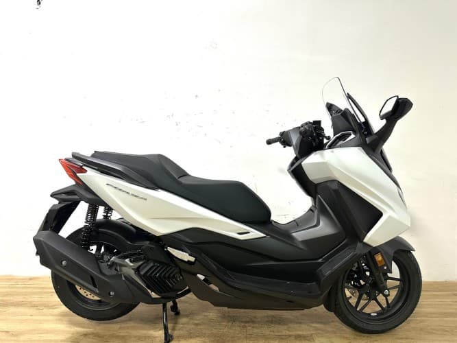 Comprar HONDA FORZA 125 2025 de segunda mano HONDA FORZA 125 2025 de segunda mano
