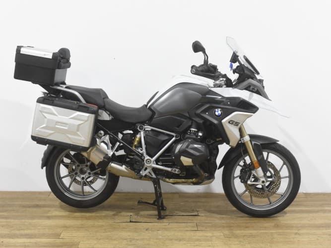 Comprar BMW R 1250 GS (IVA DEDUCIBLE) (3 PAQUETES+ 3 MALETAS) 2023 de segunda mano BMW R 1250 GS (IVA DEDUCIBLE) (3 PAQUETES+ 3 MALETAS) 2023 de segunda mano