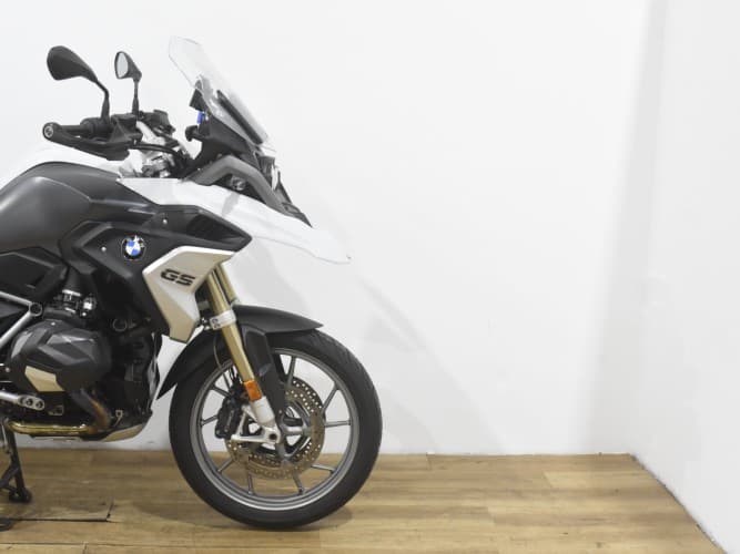 Comprar BMW R 1250 GS (IVA DEDUCIBLE) (3 PAQUETES+ 3 MALETAS) 2023 de segunda mano BMW R 1250 GS (IVA DEDUCIBLE) (3 PAQUETES+ 3 MALETAS) 2023 de segunda mano