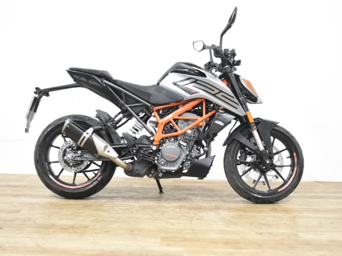 Comprar KTM DUKE 125 2022 de segunda mano KTM DUKE 125 2022 de segunda mano
