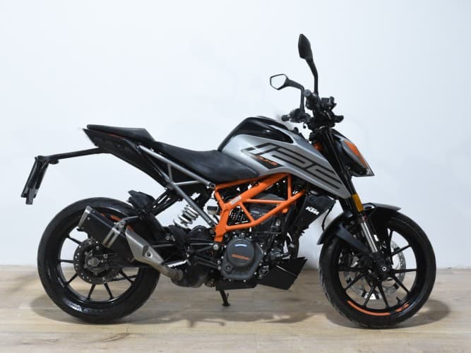 Comprar KTM DUKE 125 2022 de segunda mano KTM DUKE 125 2022 de segunda mano