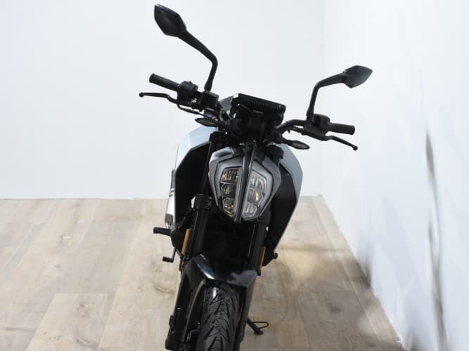 Comprar KTM DUKE 125 2022 de segunda mano KTM DUKE 125 2022 de segunda mano