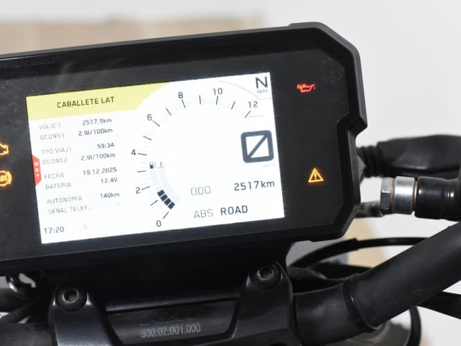 Comprar KTM DUKE 125 2022 de segunda mano KTM DUKE 125 2022 de segunda mano