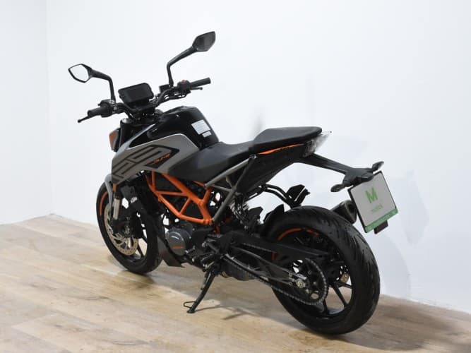 Comprar KTM DUKE 125 2022 de segunda mano KTM DUKE 125 2022 de segunda mano