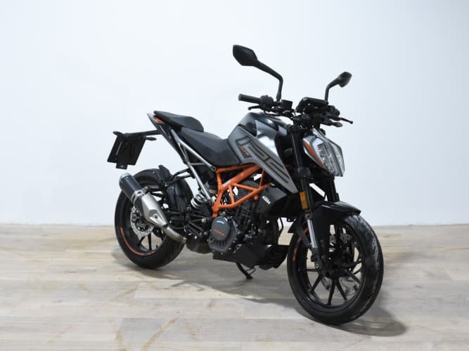 Comprar KTM DUKE 125 2022 de segunda mano KTM DUKE 125 2022 de segunda mano