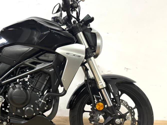Comprar HONDA CB 300 R 2018 de segunda mano HONDA CB 300 R 2018 de segunda mano