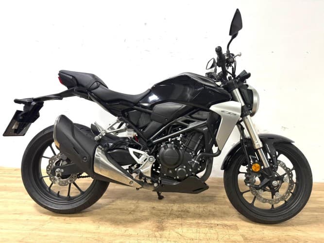 Comprar HONDA CB 300 R 2018 de segunda mano HONDA CB 300 R 2018 de segunda mano