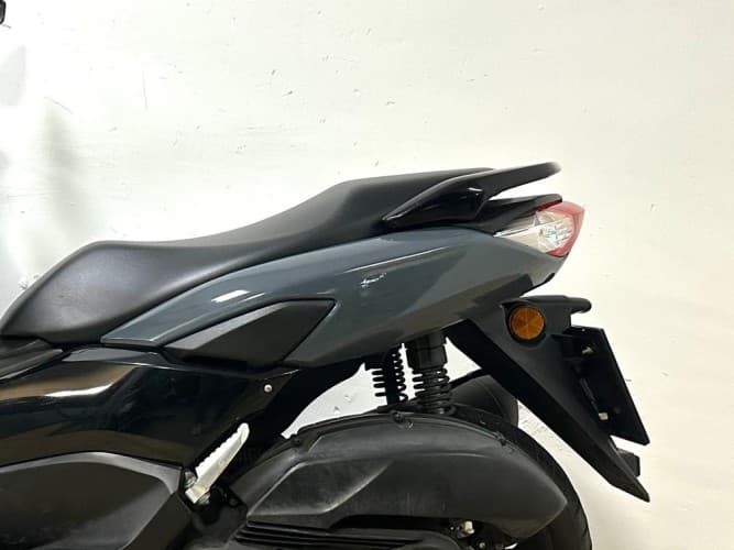 YAMAHA NMAX 125 2021 de segunda mano
