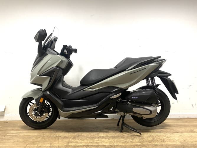HONDA FORZA 125 2022 de segunda mano