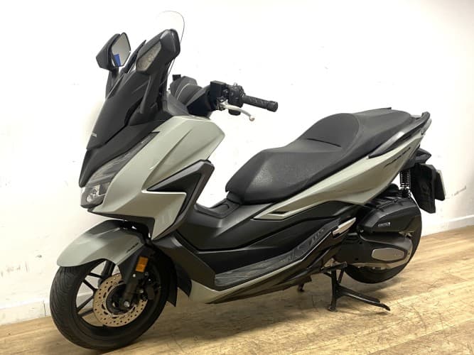 HONDA FORZA 125 2022 de segunda mano