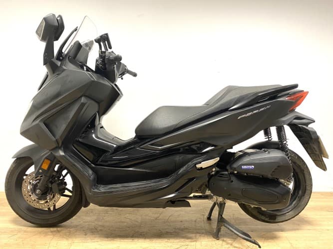 Comprar HONDA FORZA 125 2023 de segunda mano HONDA FORZA 125 2023 de segunda mano