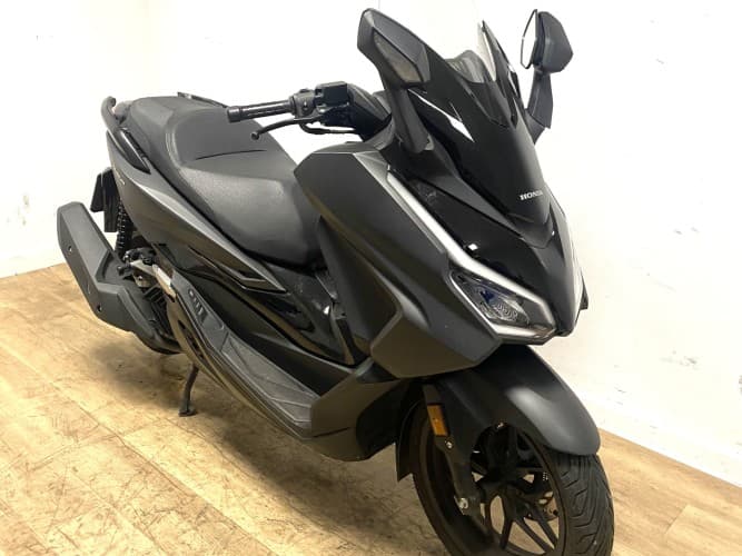 HONDA FORZA 125 2023 de segunda mano