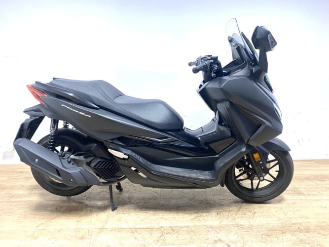 HONDA FORZA 125 2023 de segunda mano
