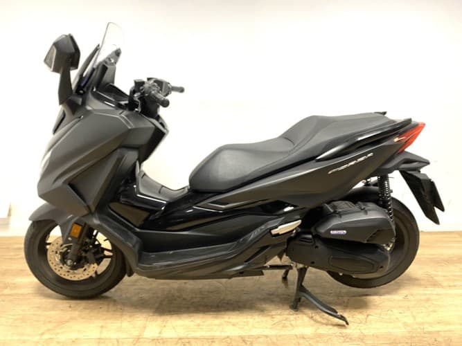 HONDA FORZA 125 2023 de segunda mano