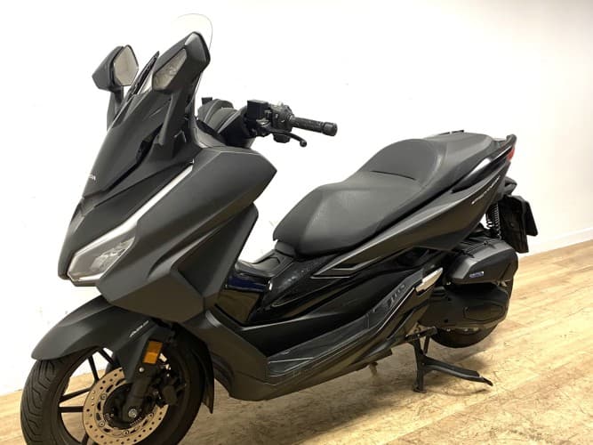 HONDA FORZA 125 2023 de segunda mano