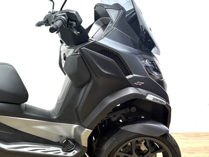PIAGGIO MP3 530 HPE 2024 de segunda mano