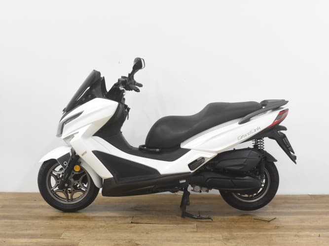 Comprar KYMCO GRAND DINK 125 2017 de segunda mano KYMCO GRAND DINK 125 2017 de segunda mano