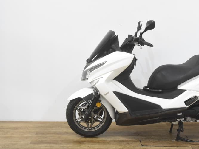 Comprar KYMCO GRAND DINK 125 2017 de segunda mano KYMCO GRAND DINK 125 2017 de segunda mano
