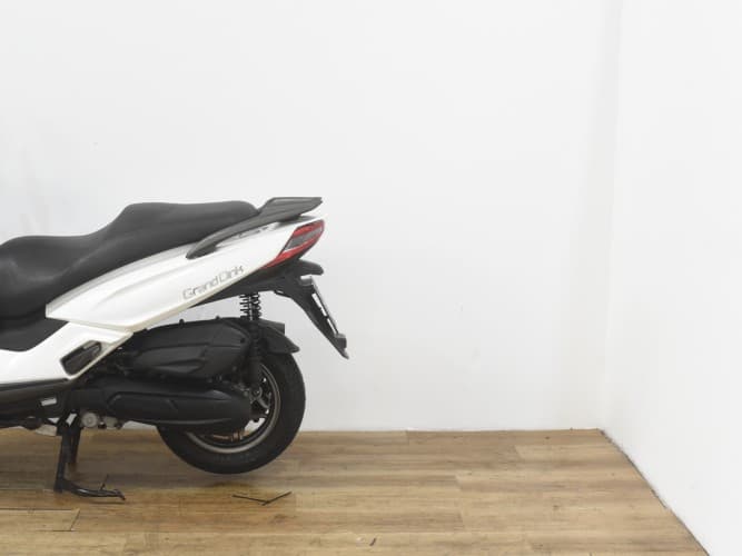 Comprar KYMCO GRAND DINK 125 2017 de segunda mano KYMCO GRAND DINK 125 2017 de segunda mano