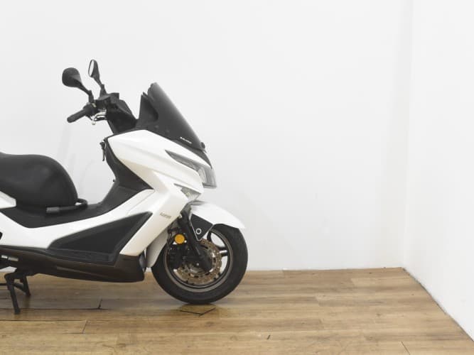 Comprar KYMCO GRAND DINK 125 2017 de segunda mano KYMCO GRAND DINK 125 2017 de segunda mano