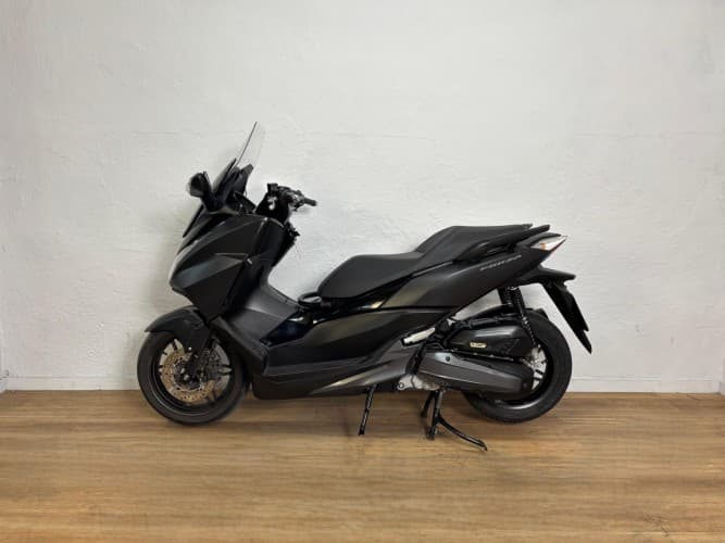 HONDA FORZA 125 2016 de segunda mano