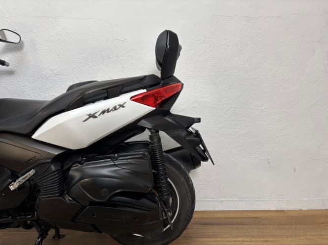 YAMAHA XMAX 400 2014 de segunda mano