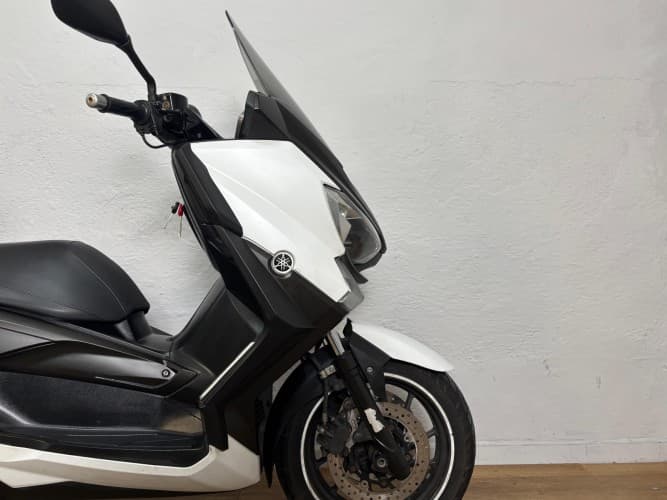 YAMAHA XMAX 400 2014 de segunda mano