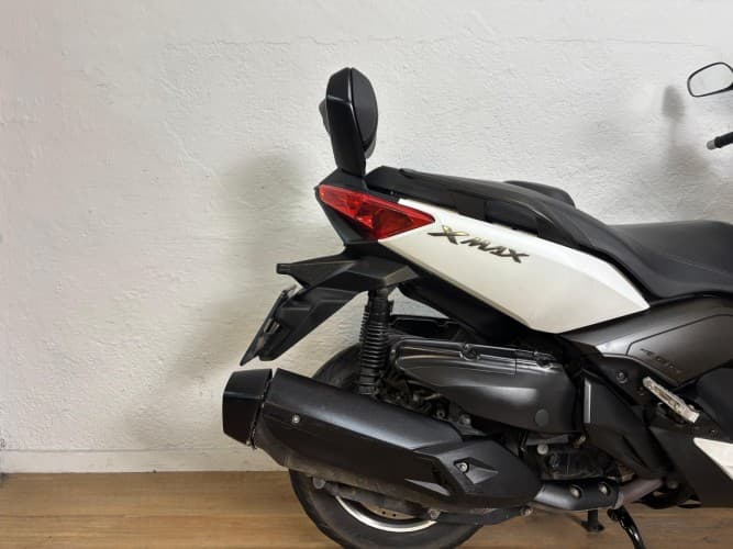 YAMAHA XMAX 400 2014 de segunda mano