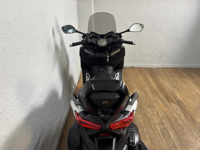 YAMAHA XMAX 400 2014 de segunda mano