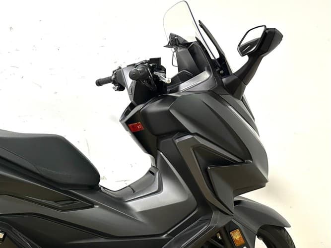 HONDA FORZA 125 2024 de segunda mano