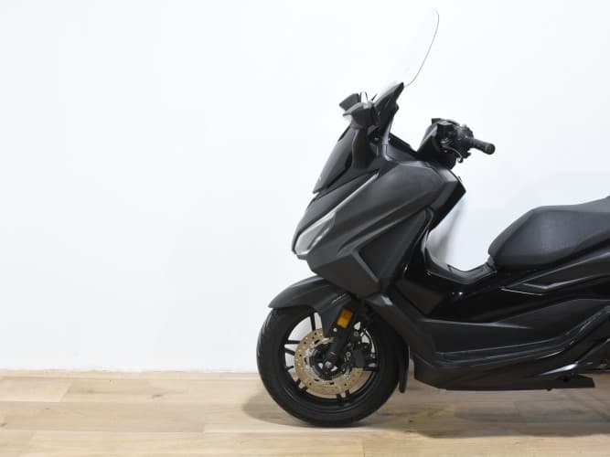 HONDA FORZA 125 2024 de segunda mano