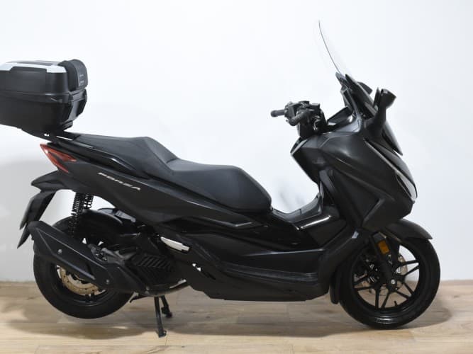 HONDA FORZA 125 2024 de segunda mano