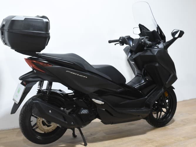 HONDA FORZA 125 2024 de segunda mano