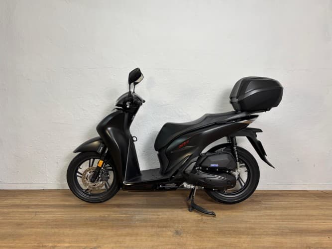 Comprar HONDA SH 125 2023 de segunda mano HONDA SH 125 2023 de segunda mano