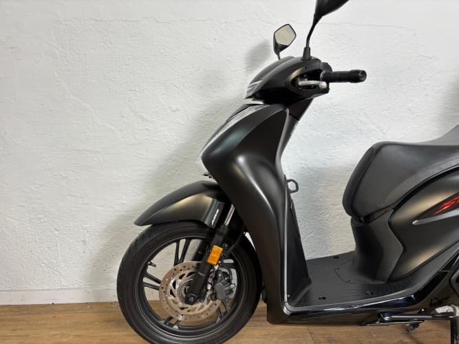 Comprar HONDA SH 125 2023 de segunda mano HONDA SH 125 2023 de segunda mano