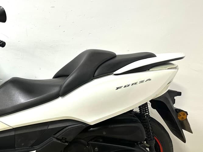 HONDA FORZA 300 2014 de segunda mano