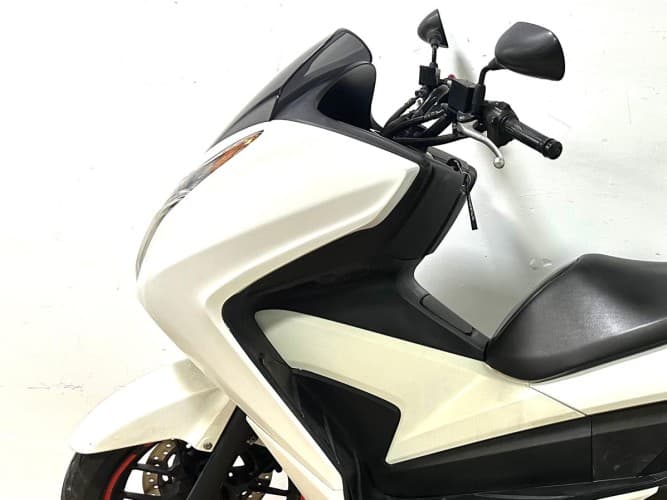 HONDA FORZA 300 2014 de segunda mano