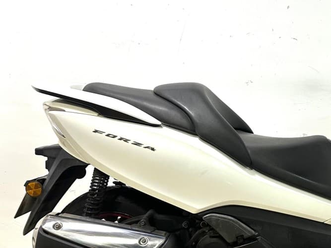 HONDA FORZA 300 2014 de segunda mano