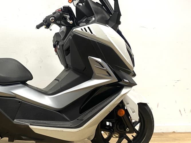 Comprar SYM CRUISYM 300 2022 de segunda mano SYM CRUISYM 300 2022 de segunda mano