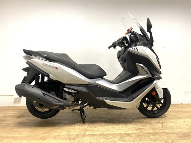 Comprar SYM CRUISYM 300 2022 de segunda mano SYM CRUISYM 300 2022 de segunda mano