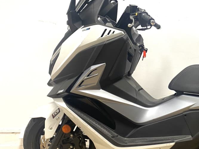 Comprar SYM CRUISYM 300 2022 de segunda mano SYM CRUISYM 300 2022 de segunda mano